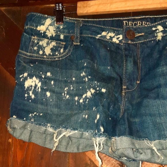 🌟3/50 Decree Short Jean Distressed Shorts - Picture 3 of 7